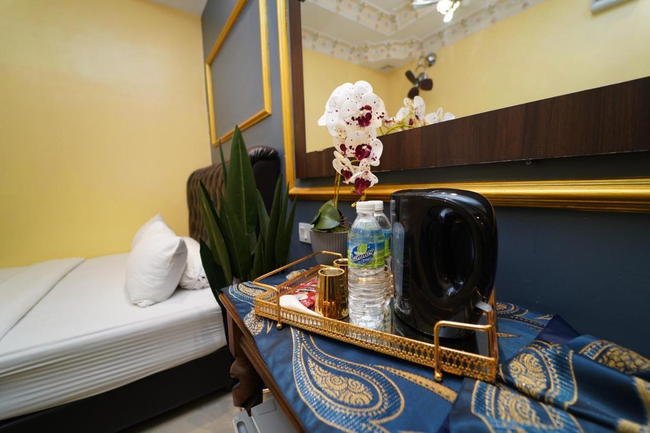 Ghazrin's Classic Jb Hotel